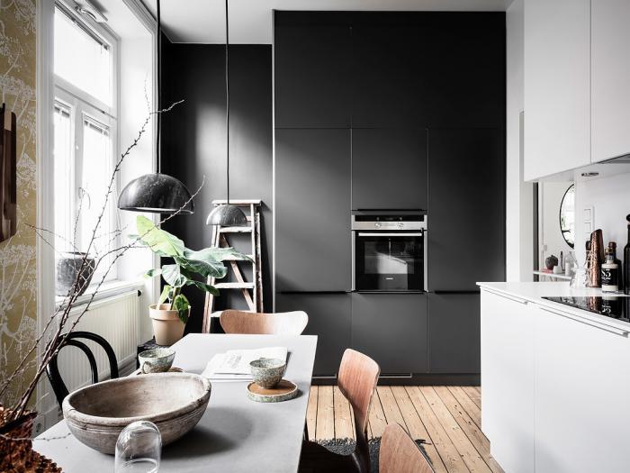 Дизайн кухни в чёрном и чёрно-белом цвете